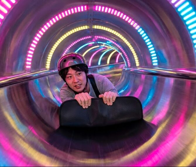 ＬＥＤ照明による光のトンネル演出が凄い