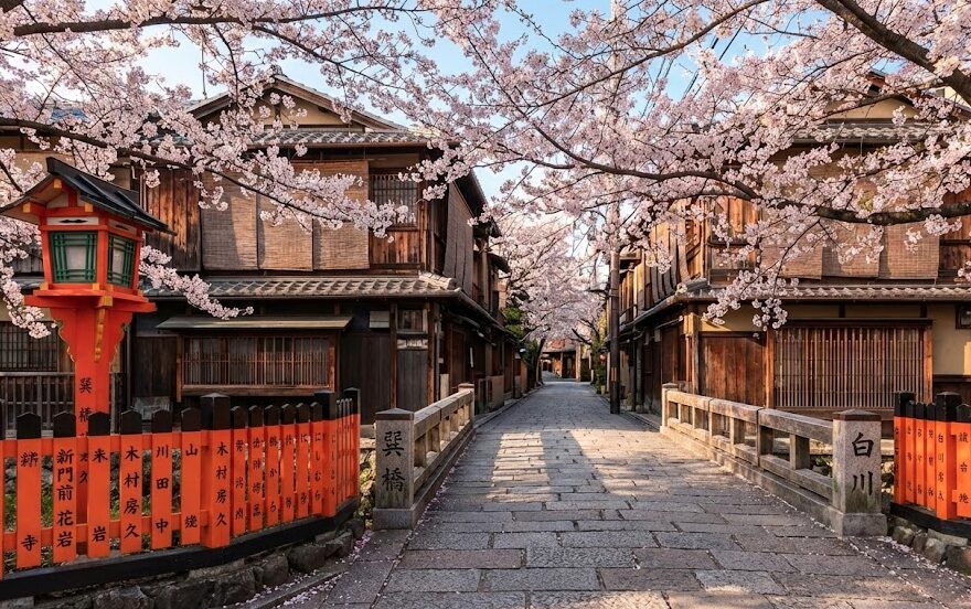歴史情緒あふれる祇園白川の観光スポットと四季